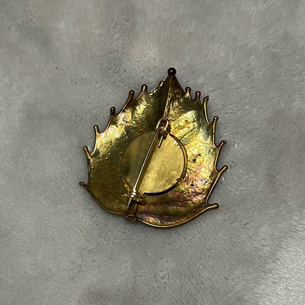Gold Tone Leaf Brooch